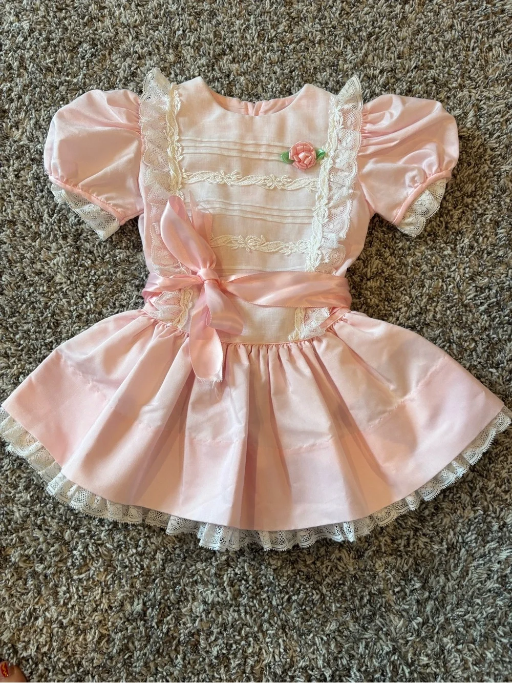 C.I. Castro&Co. Vintage Little Girls Pink Lace Trim Dress with Bow